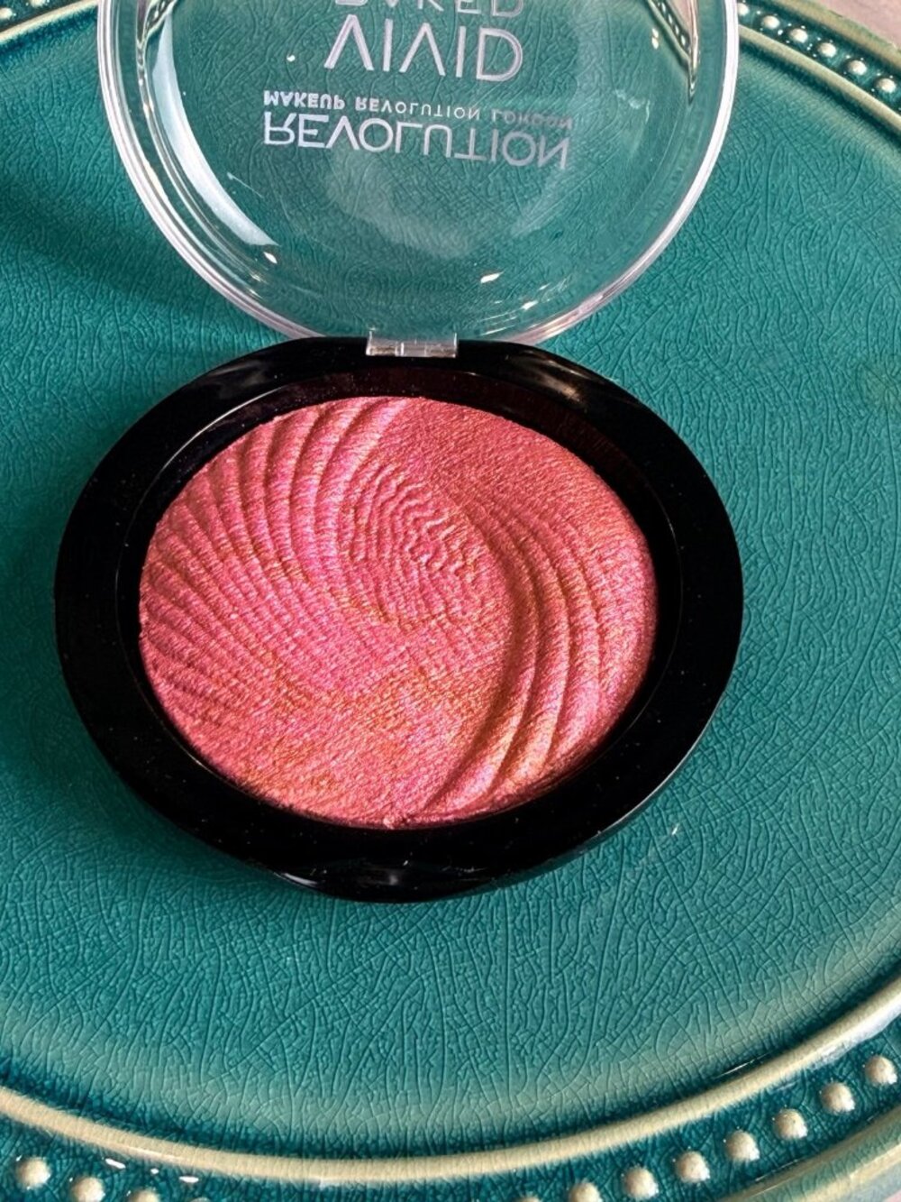NEW Makeup Revolution Vivid Baked Highlighter